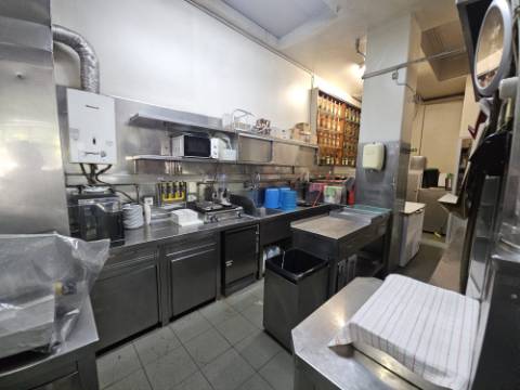 Vende-se; Simpátido Restaurante Pastelaria Fabrico próprio, Dom Rodrigo em Alvalade