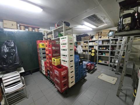 Vende-se; Simpátido Restaurante Pastelaria Fabrico próprio, Dom Rodrigo em Alvalade