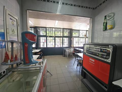 Vende-se; Simpátido Restaurante Pastelaria Fabrico próprio, Dom Rodrigo em Alvalade