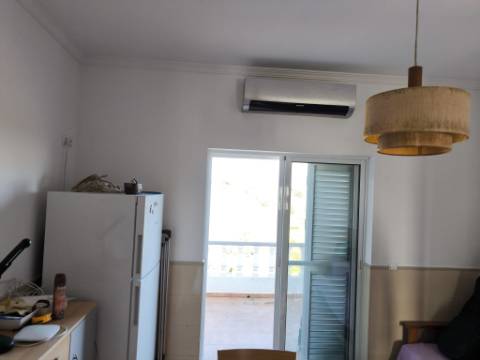 ANDAR DE MORADIA COM UM QUARTO - DUAS VARANDAS - VISTA MAR - RIBEIRA DO ALAMO EM ALTURA - CASTRO MARIM - ALGARVE