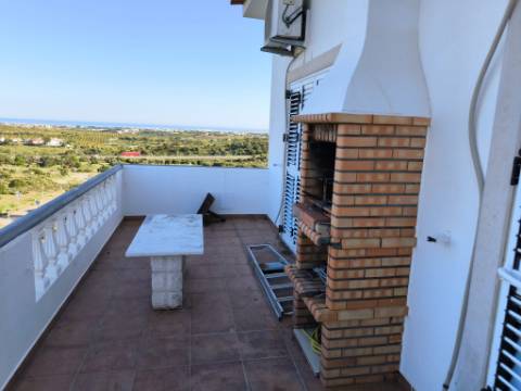 ANDAR DE MORADIA COM UM QUARTO - DUAS VARANDAS - VISTA MAR - RIBEIRA DO ALAMO EM ALTURA - CASTRO MARIM - ALGARVE