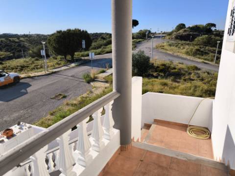 ANDAR DE MORADIA COM UM QUARTO - DUAS VARANDAS - VISTA MAR - RIBEIRA DO ALAMO EM ALTURA - CASTRO MARIM - ALGARVE