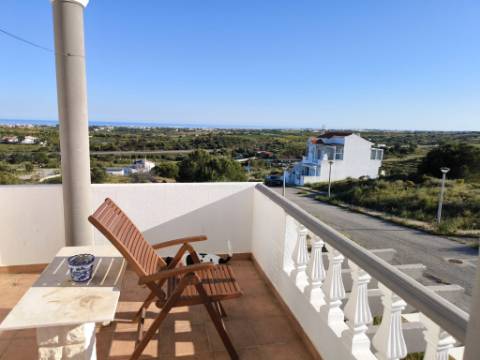 ANDAR DE MORADIA COM UM QUARTO - DUAS VARANDAS - VISTA MAR - RIBEIRA DO ALAMO EM ALTURA - CASTRO MARIM - ALGARVE