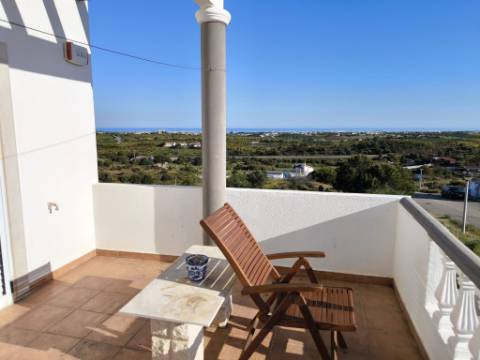 ANDAR DE MORADIA COM UM QUARTO - DUAS VARANDAS - VISTA MAR - RIBEIRA DO ALAMO EM ALTURA - CASTRO MARIM - ALGARVE