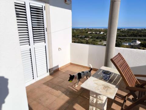 ANDAR DE MORADIA COM UM QUARTO - DUAS VARANDAS - VISTA MAR - RIBEIRA DO ALAMO EM ALTURA - CASTRO MARIM - ALGARVE