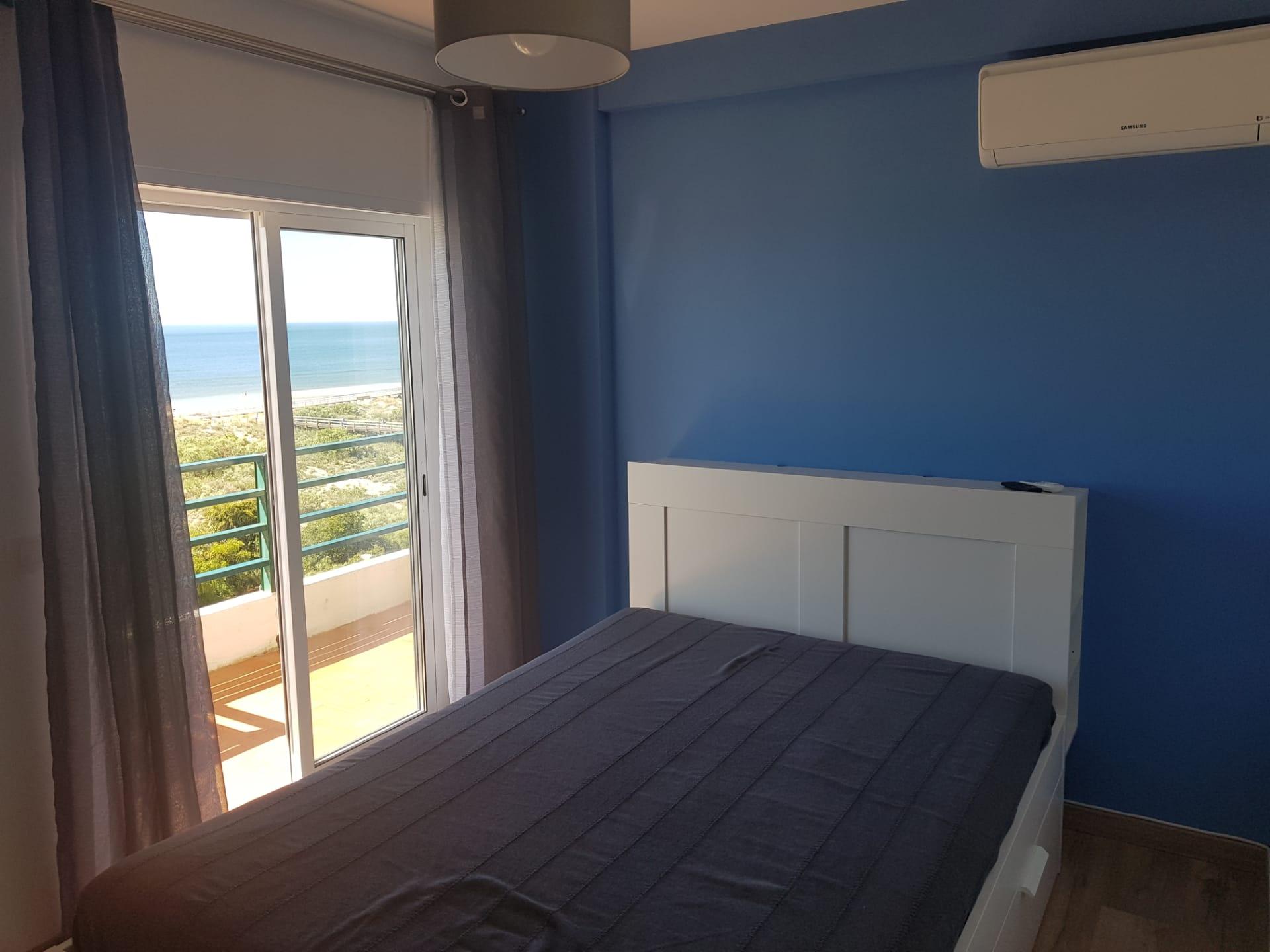 T2 com Terraço de 23m2 em Monte Gordo na Primeira Linha, Vista Mar