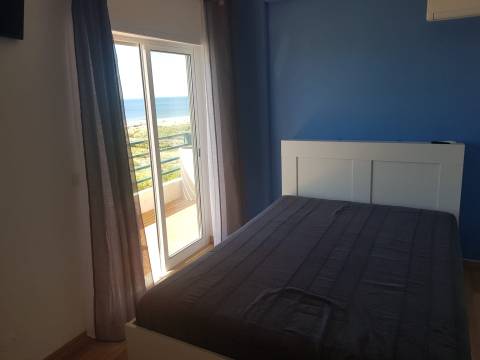 T2 com Terraço de 23m2 em Monte Gordo na Primeira Linha, Vista Mar