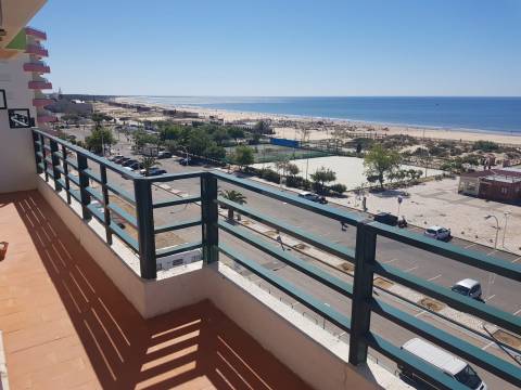 T2 com Terraço de 23m2 em Monte Gordo na Primeira Linha, Vista Mar