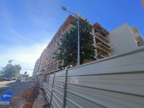 Apartamento T2 com Terraço privativo - Empreendimento Exclusivo em Zona Tranquila de Olhão.