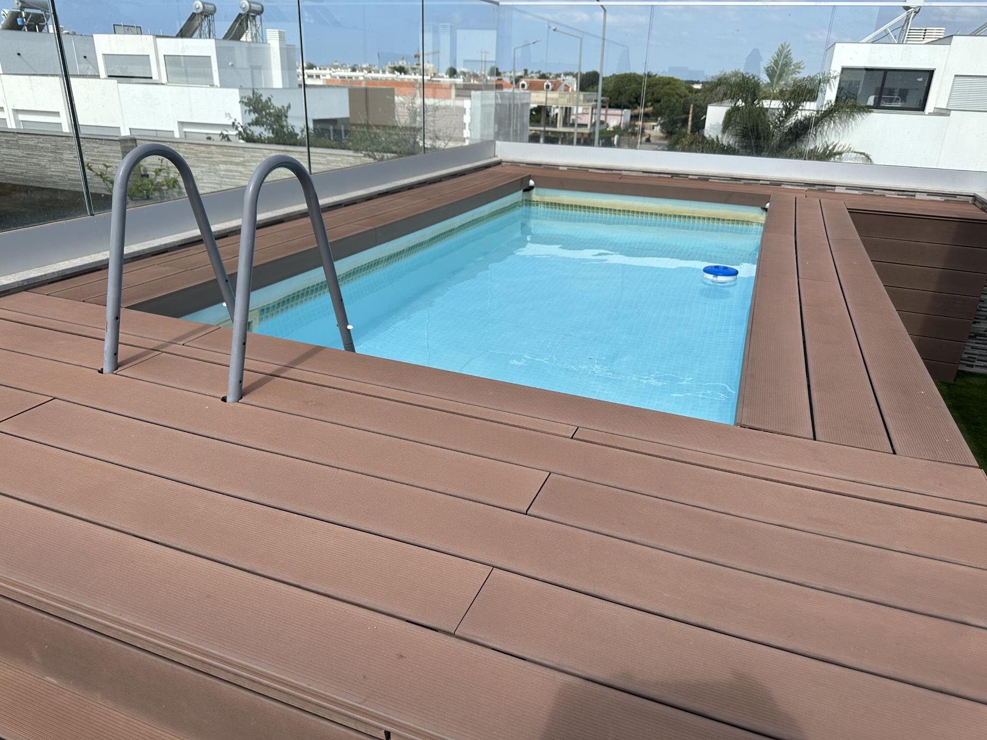 Moradia T4 de design único e moderno, em zona tranquila e privilegiada de Olhão!