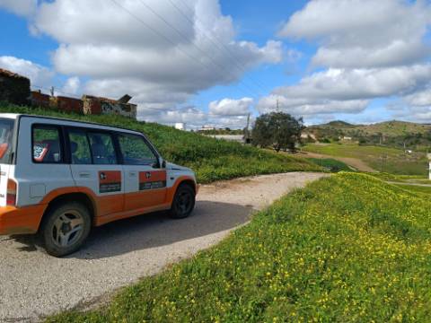 TERRENO COM 85.380 M2 - COM RUINAS - POÇO COM ÁGUA - POSSIBILIDADE DE CONSTRUÇÃO - MORADIA - TURISMO - BELICHE - CASTRO MARIM - ALGARVE