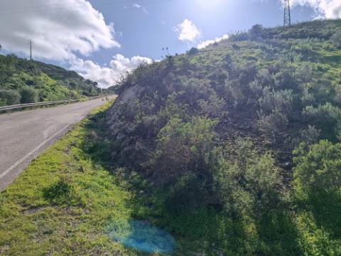 TERRENO COM 85.380 M2 - COM RUINAS - POÇO COM ÁGUA - POSSIBILIDADE DE CONSTRUÇÃO - MORADIA - TURISMO - BELICHE - CASTRO MARIM - ALGARVE