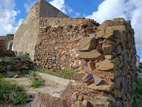TERRENO COM 85.380 M2 - COM RUINAS - POÇO COM ÁGUA - POSSIBILIDADE DE CONSTRUÇÃO - MORADIA - TURISMO - BELICHE - CASTRO MARIM - ALGARVE
