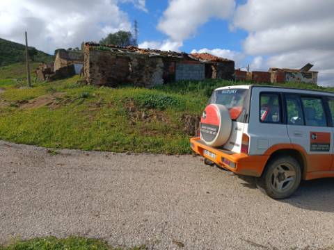 TERRENO COM 85.380 M2 - COM RUINAS - POÇO COM ÁGUA - POSSIBILIDADE DE CONSTRUÇÃO - MORADIA - TURISMO - BELICHE - CASTRO MARIM - ALGARVE