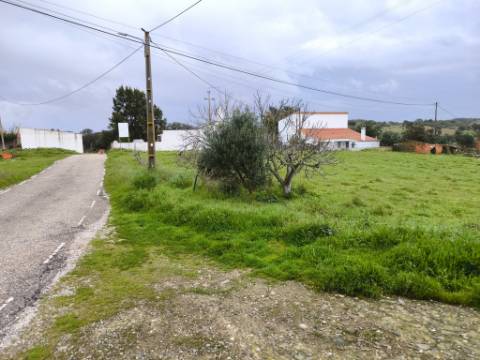 RUINA COM 105 M2 - PARA HABITAÇÃO - COM TERRENO DE 600 M2 - EM MILFRADES - VAQUEIROS - ALCOUTIM - ALGARVE