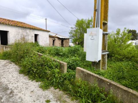 RUINA COM 105 M2 - PARA HABITAÇÃO - COM TERRENO DE 600 M2 - EM MILFRADES - VAQUEIROS - ALCOUTIM - ALGARVE