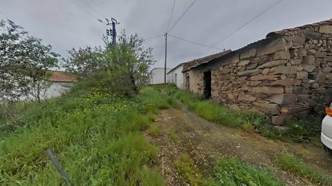 RUINA COM 105 M2 - PARA HABITAÇÃO - COM TERRENO DE 600 M2 - EM MILFRADES - VAQUEIROS - ALCOUTIM - ALGARVE