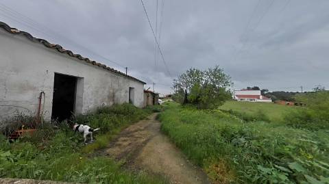 RUINA COM 105 M2 - PARA HABITAÇÃO - COM TERRENO DE 600 M2 - EM MILFRADES - VAQUEIROS - ALCOUTIM - ALGARVE