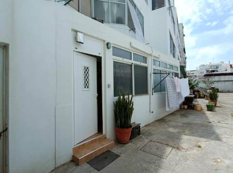 Apartamento T3 com Localização Privilegiada na Baixa da Cidade.