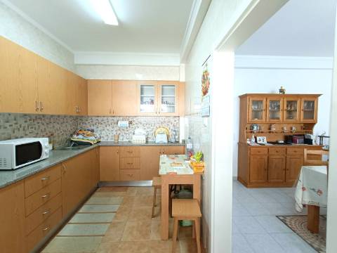 Apartamento T3 com Localização Privilegiada na Baixa da Cidade.