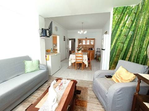 Apartamento T3 com Localização Privilegiada na Baixa da Cidade.