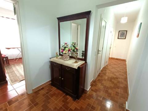 Apartamento T3 com Localização Privilegiada na Baixa da Cidade.