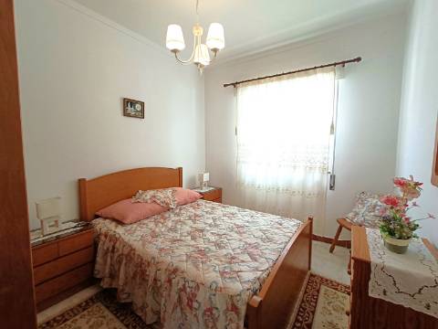 Apartamento T3 com Localização Privilegiada na Baixa da Cidade.