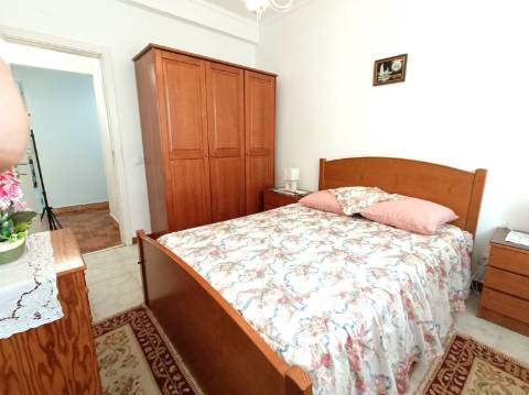 Apartamento T3 com Localização Privilegiada na Baixa da Cidade.