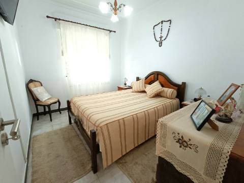 Apartamento T3 com Localização Privilegiada na Baixa da Cidade.