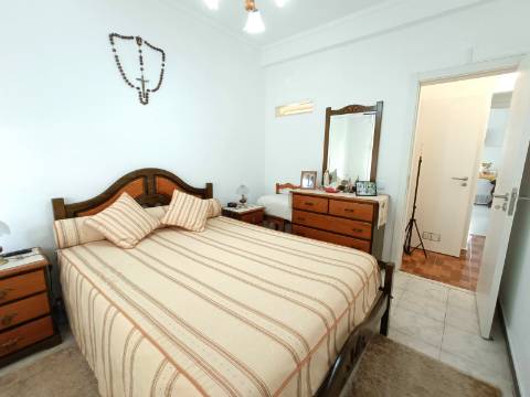 Apartamento T3 com Localização Privilegiada na Baixa da Cidade.