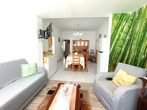 Apartamento T3 com Localização Privilegiada na Baixa da Cidade.