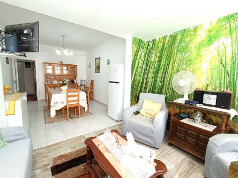 Apartamento T3 com Localização Privilegiada na Baixa da Cidade.