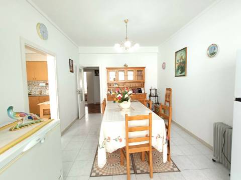 Apartamento T3 com Localização Privilegiada na Baixa da Cidade.