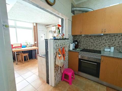 Apartamento T3 com Localização Privilegiada na Baixa da Cidade.