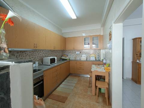 Apartamento T3 com Localização Privilegiada na Baixa da Cidade.