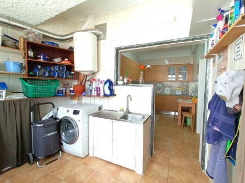 Apartamento T3 com Localização Privilegiada na Baixa da Cidade.