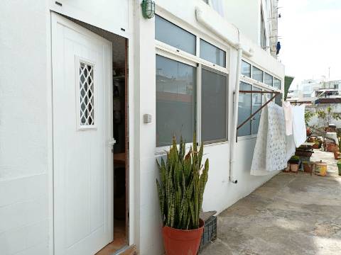 Apartamento T3 com Localização Privilegiada na Baixa da Cidade.