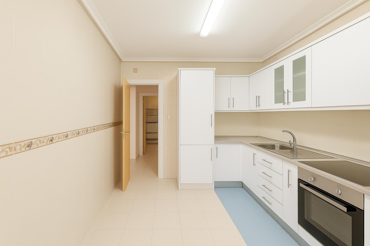 Apartamento T3 com garagem em box em Olhão.
