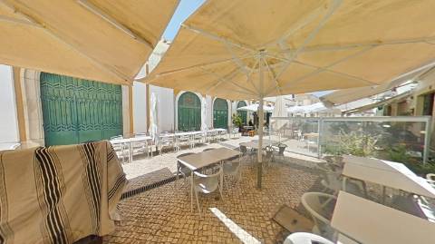 ️ RESTAURANTE COM RENTABILIDADE IMEDIATA NO CORAÇÃO DE VILA REAL DE SANTO ANTÓNIO ️
Oportunidade Única na Zona Mais Prestigiada da Cidade!