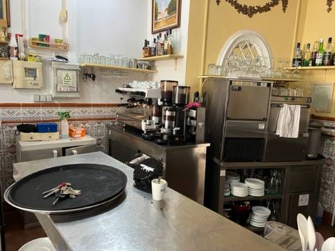 ️ RESTAURANTE COM RENTABILIDADE IMEDIATA NO CORAÇÃO DE VILA REAL DE SANTO ANTÓNIO ️
Oportunidade Única na Zona Mais Prestigiada da Cidade!