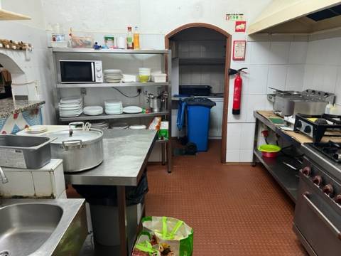 ️ RESTAURANTE COM RENTABILIDADE IMEDIATA NO CORAÇÃO DE VILA REAL DE SANTO ANTÓNIO ️
Oportunidade Única na Zona Mais Prestigiada da Cidade!