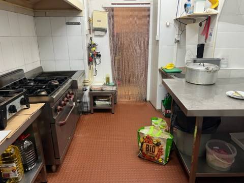 ️ RESTAURANTE COM RENTABILIDADE IMEDIATA NO CORAÇÃO DE VILA REAL DE SANTO ANTÓNIO ️
Oportunidade Única na Zona Mais Prestigiada da Cidade!