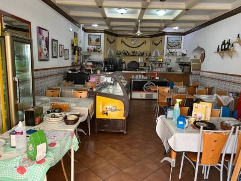 ️ RESTAURANTE COM RENTABILIDADE IMEDIATA NO CORAÇÃO DE VILA REAL DE SANTO ANTÓNIO ️
Oportunidade Única na Zona Mais Prestigiada da Cidade!