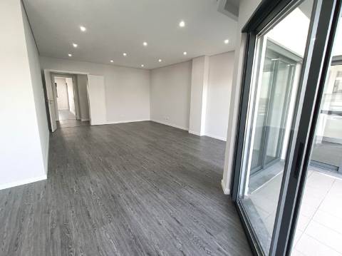 Apartamento T3 em Condomínio com Piscina e jardim novo a estrear!!!