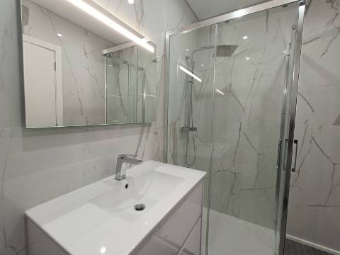 Apartamento T3 em Condomínio com Piscina e jardim novo a estrear!!!
