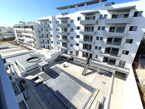 Apartamento T3 em Condomínio com Piscina .