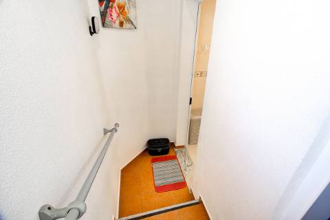 Casa Térrea T2 Renovada e totalmente Mobilada com parqueamento . Terraço. Marquise com BBQ.