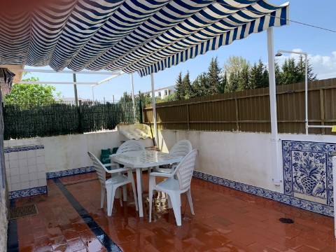 Arrendamento Anual - Moradia T4 de Charme na Praia da Lota (Manta Rota)