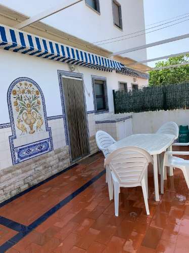 Arrendamento Anual - Moradia T4 de Charme na Praia da Lota (Manta Rota)