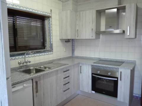 Arrendamento Anual - Moradia T4 de Charme na Praia da Lota (Manta Rota)